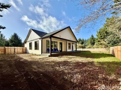 716 Island Circle SE, Ocean Shores, WA 98569 - Photo 8