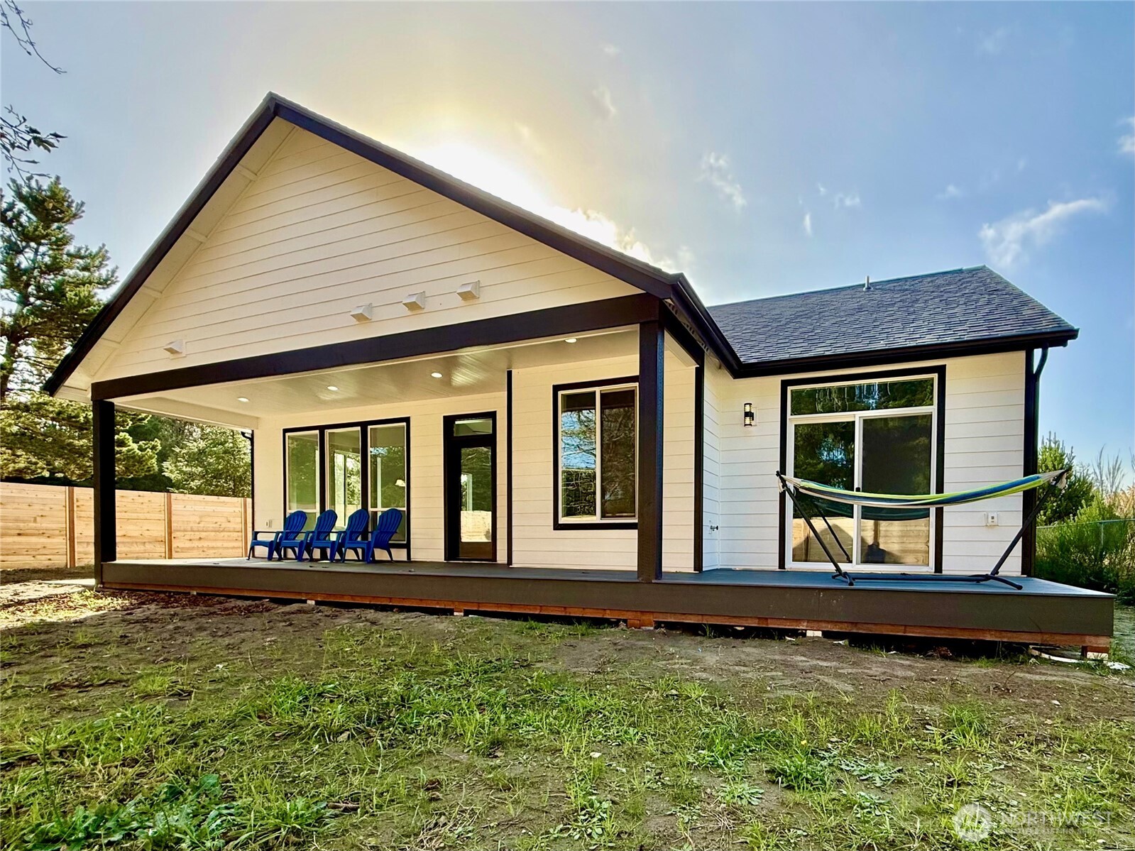 716 Island Circle SE, Ocean Shores, WA 98569