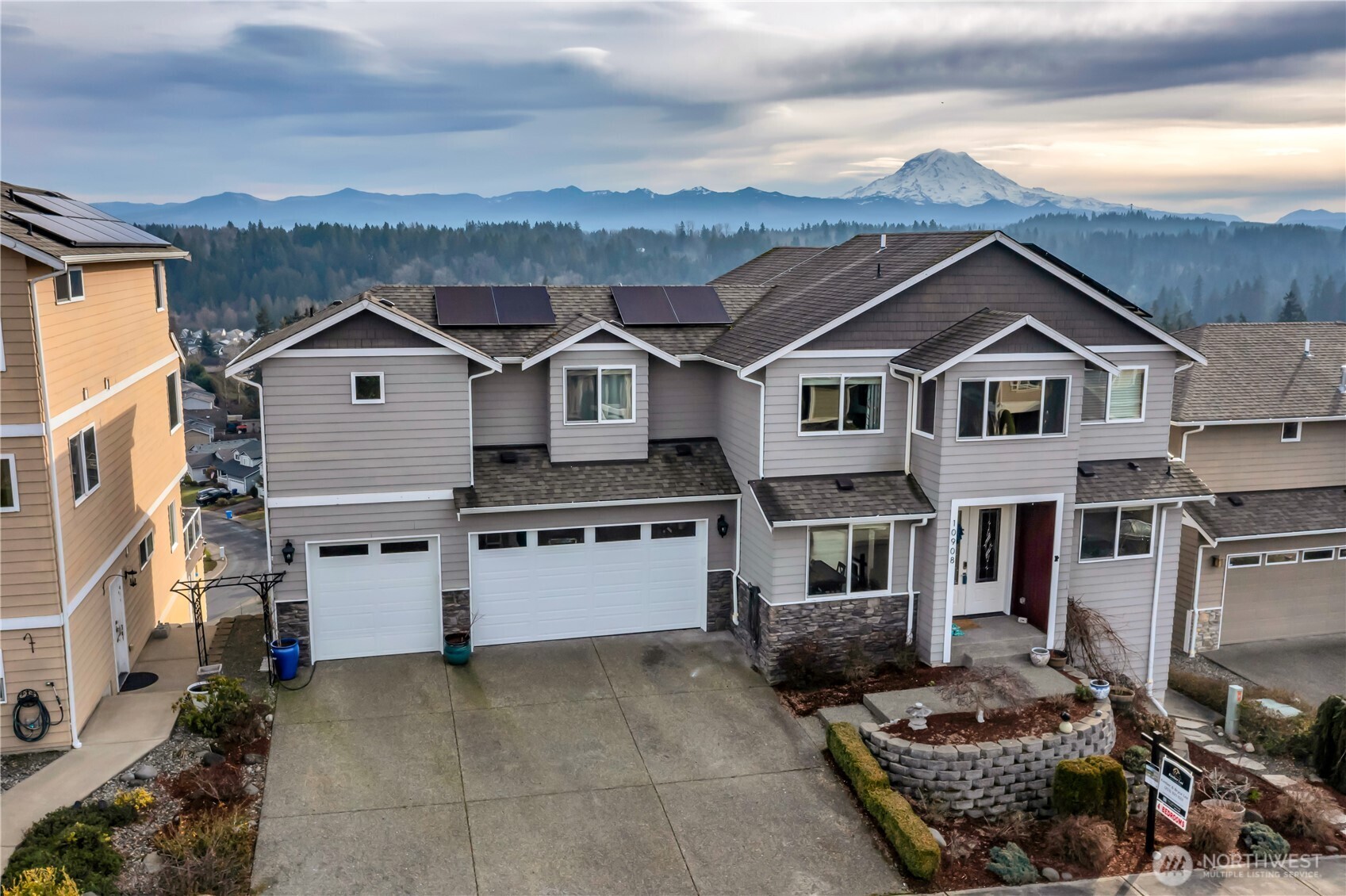 10908 177th Avenue Ct E, Bonney Lake, WA 98391