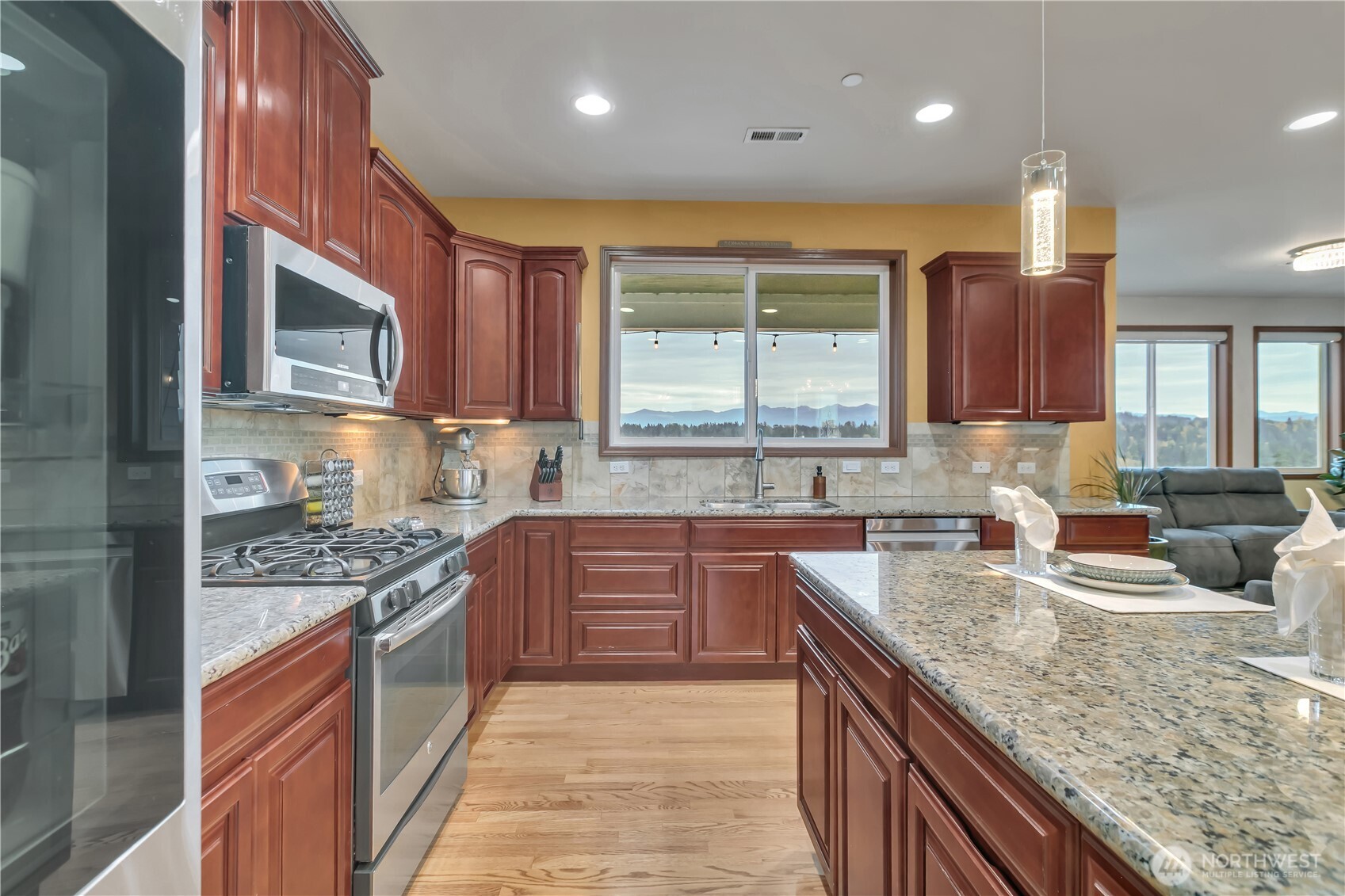 10908 177th Avenue Ct E, Bonney Lake, WA 98391