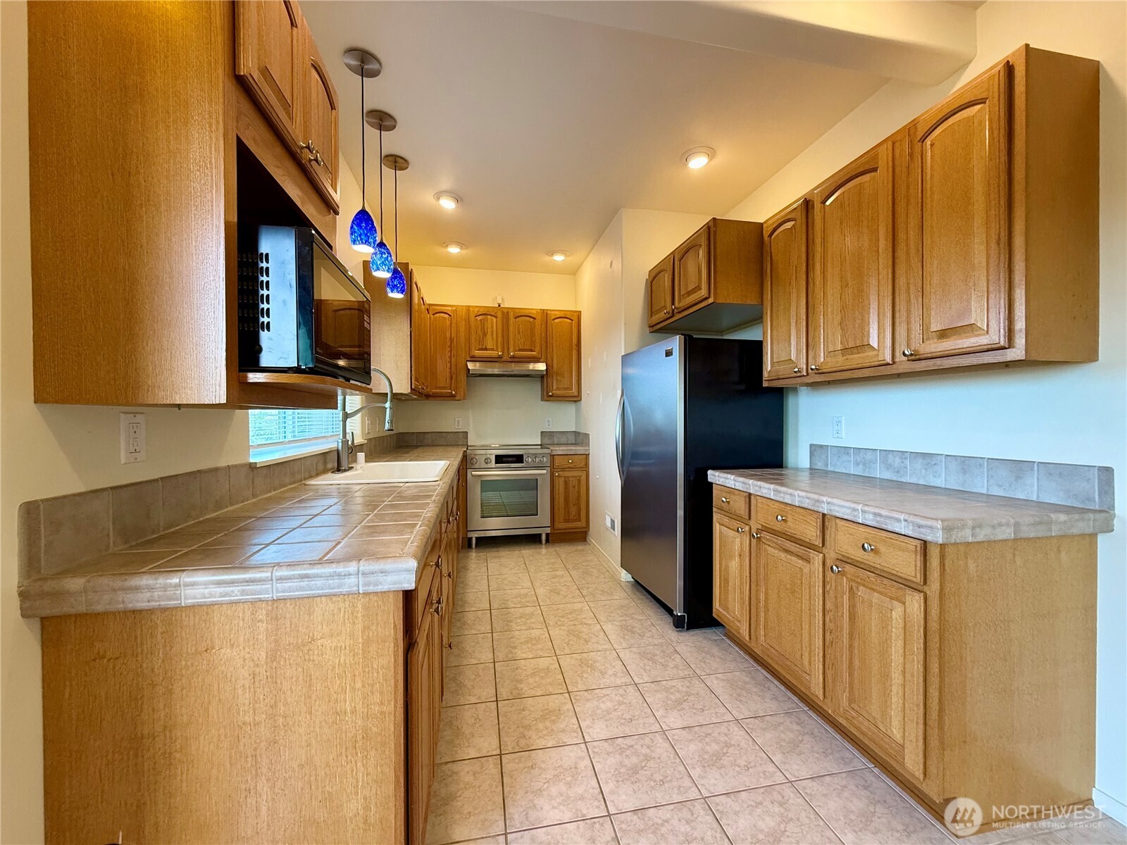 317 Sand Dune Avenue SW, Ocean Shores, WA 98569