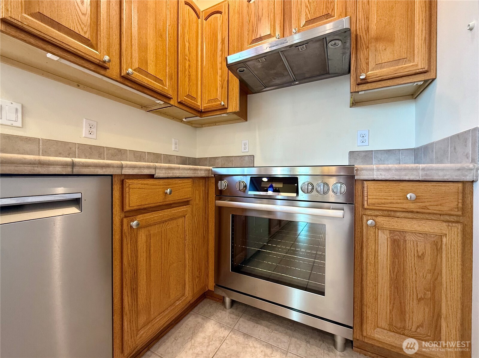 317 Sand Dune Avenue SW, Ocean Shores, WA 98569