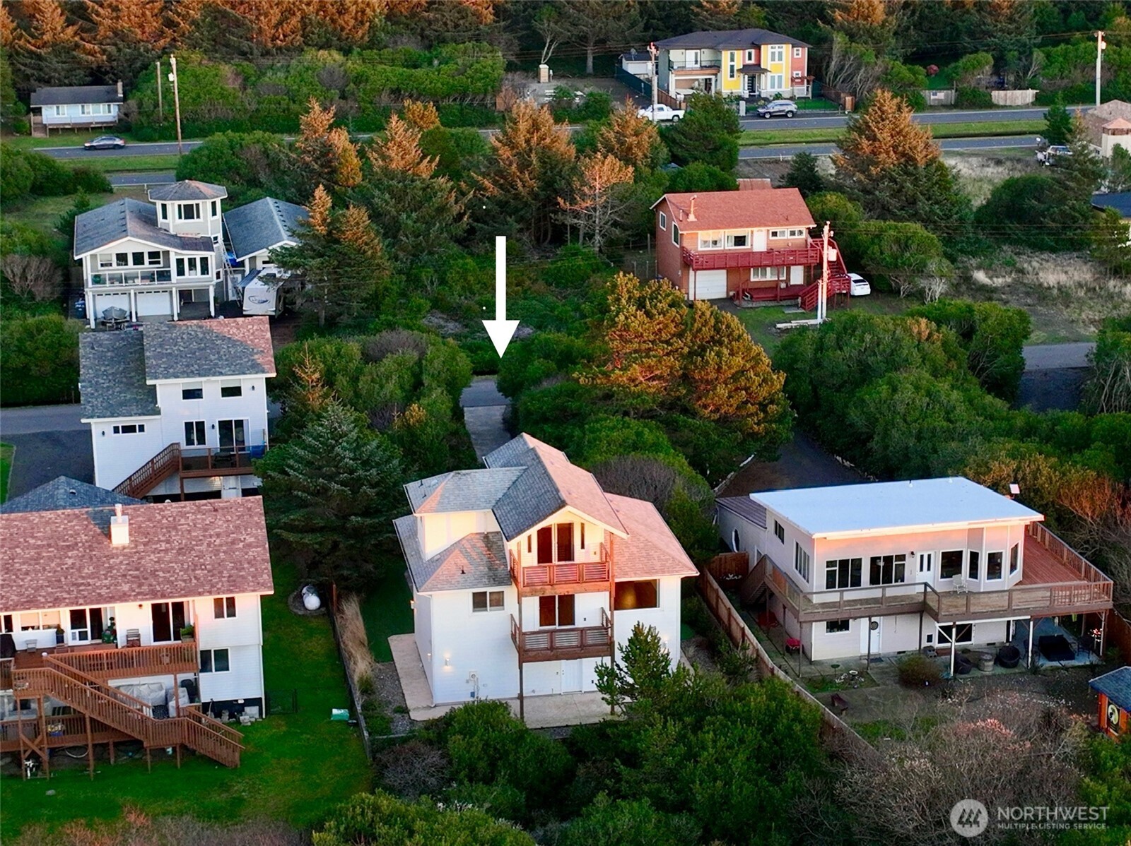 317 Sand Dune Avenue SW, Ocean Shores, WA 98569