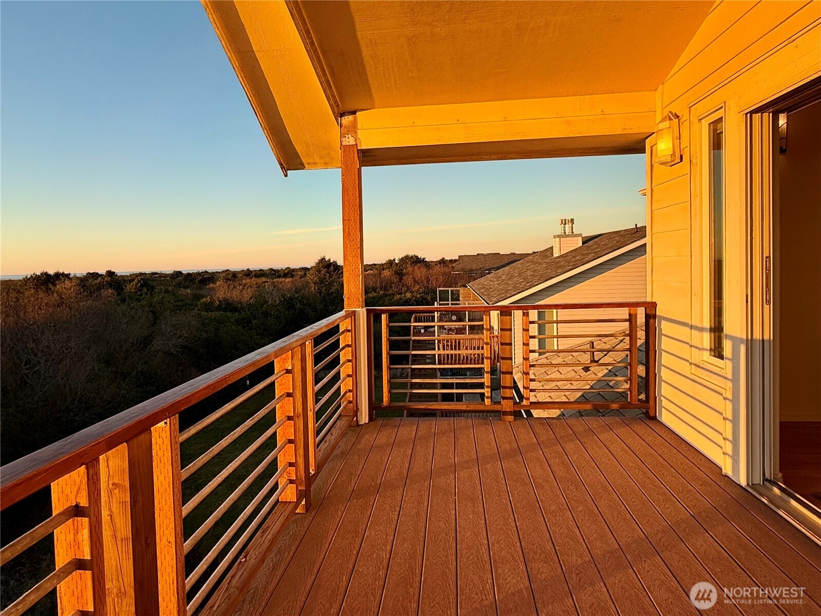 317 Sand Dune Avenue SW, Ocean Shores, WA 98569