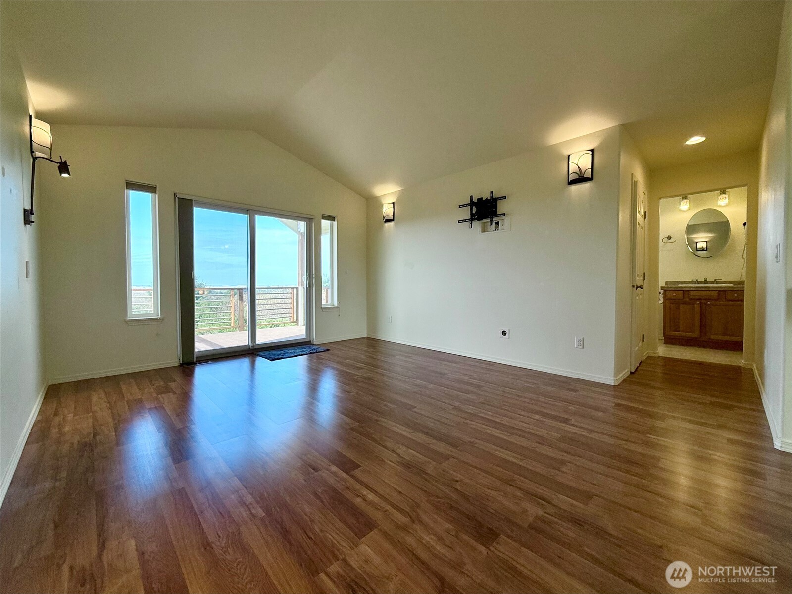 317 Sand Dune Avenue SW, Ocean Shores, WA 98569