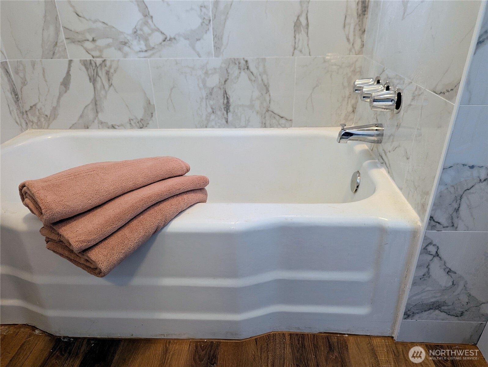 5432 S Oakes Street , Tacoma, WA 98409