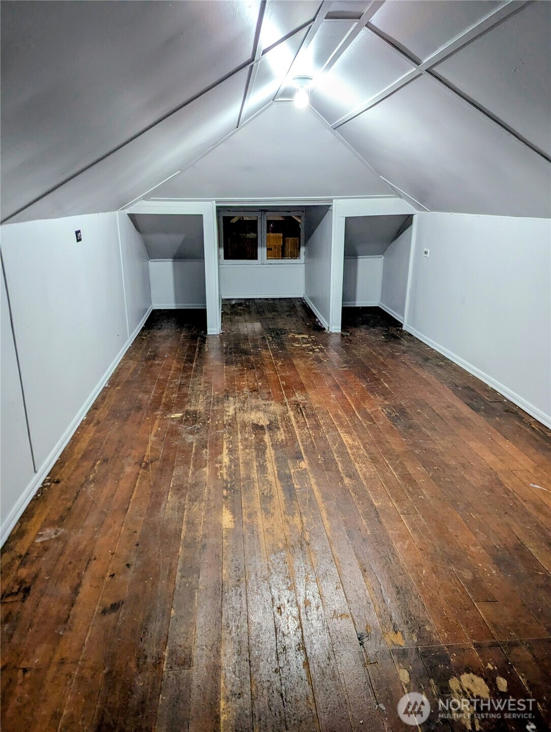 5432 S Oakes Street , Tacoma, WA 98409