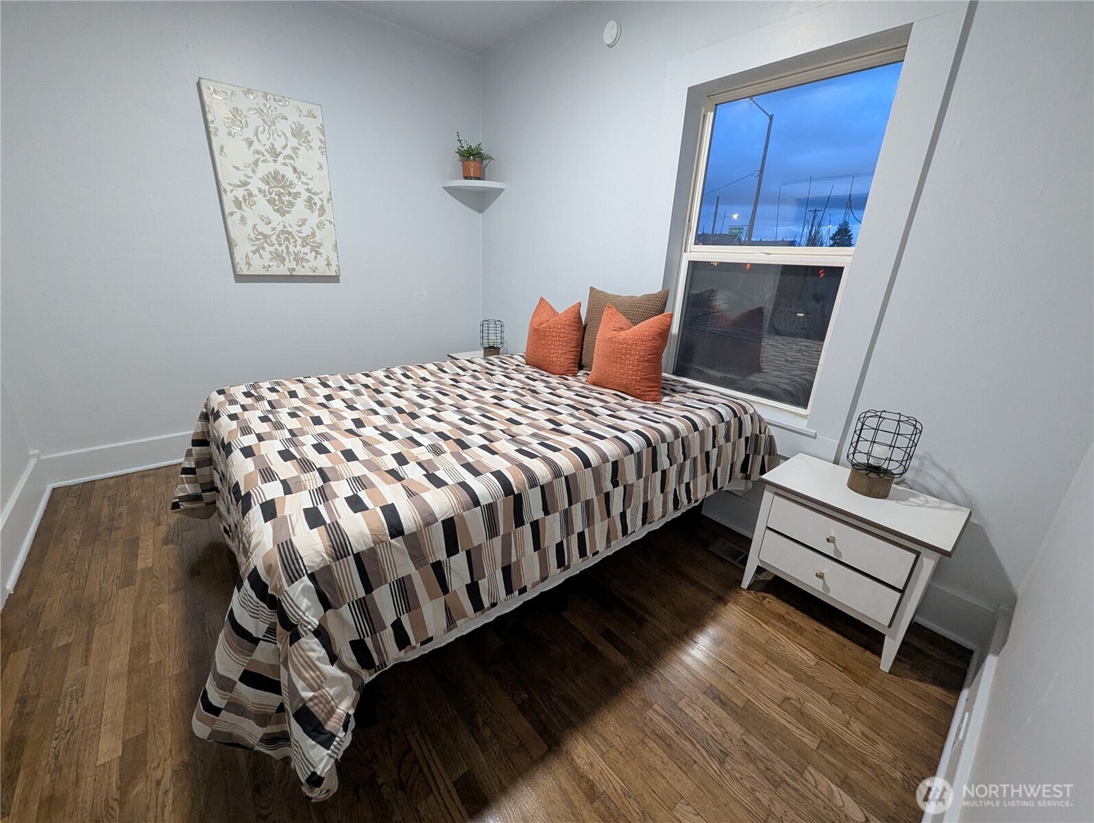 5432 S Oakes Street , Tacoma, WA 98409