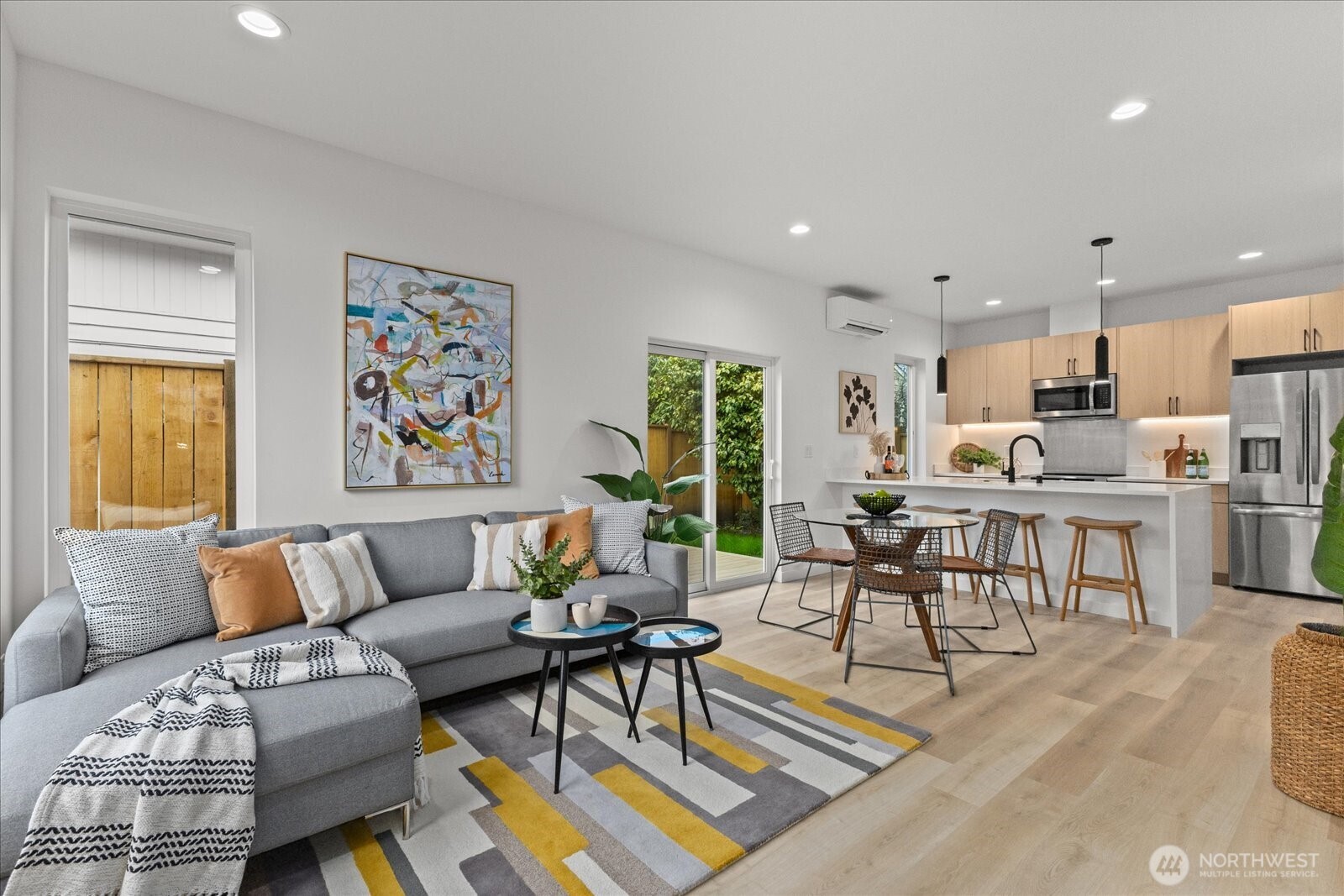 6530 18th Avenue SW #B, Seattle, WA 98106