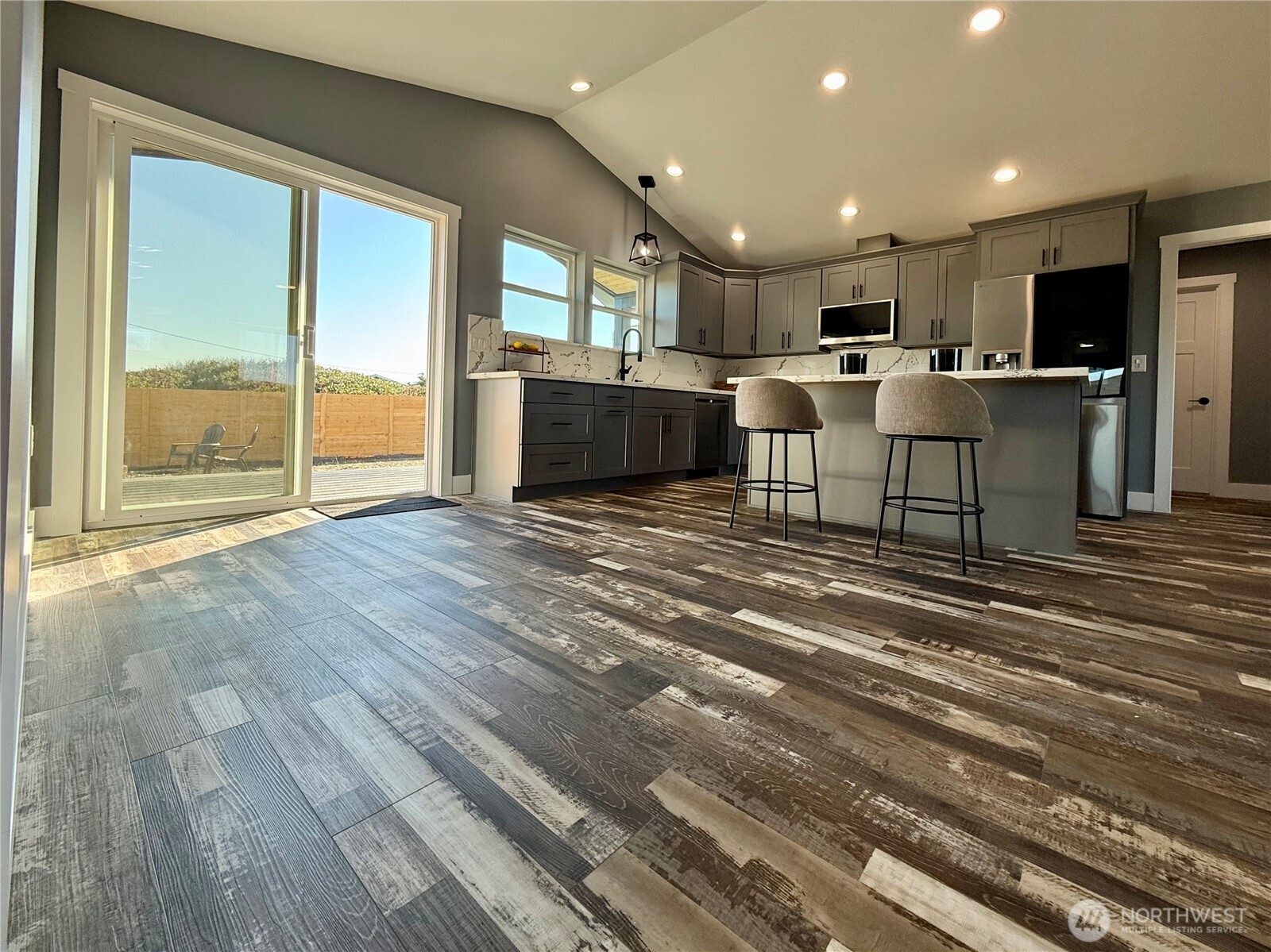 1046 Ocean Shores Boulevard , Ocean Shores, WA 98569