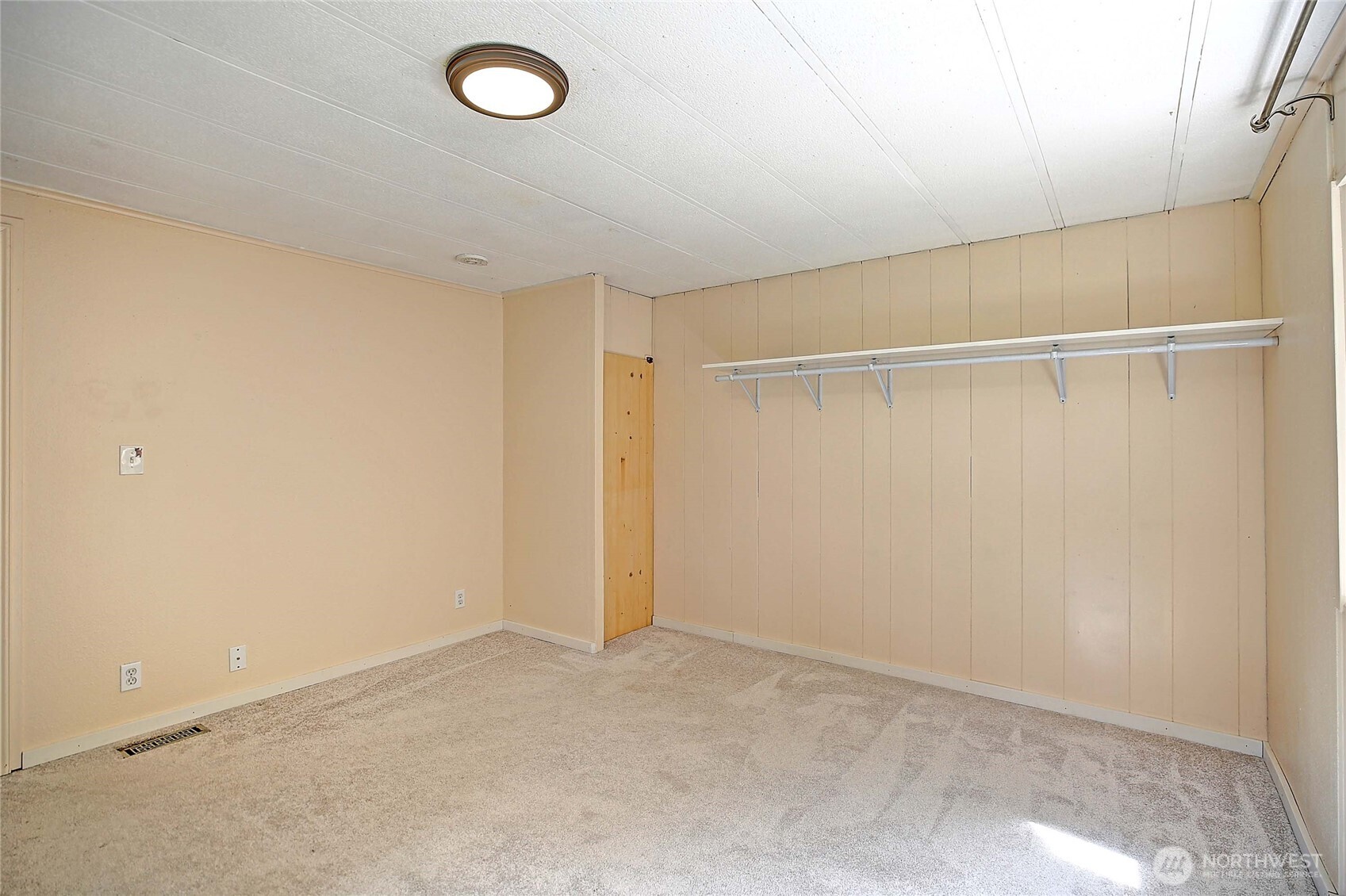 1506 Shuksan Dr , Camano Island, WA 98282