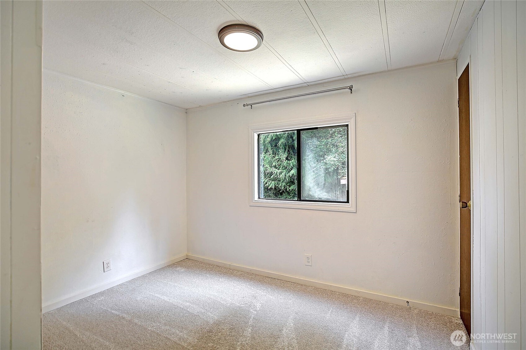 1506 Shuksan Dr , Camano Island, WA 98282