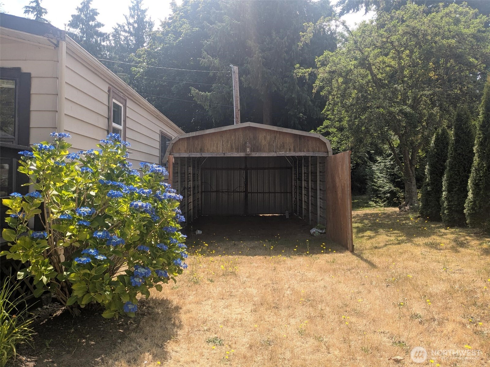 1506 Shuksan Dr , Camano Island, WA 98282