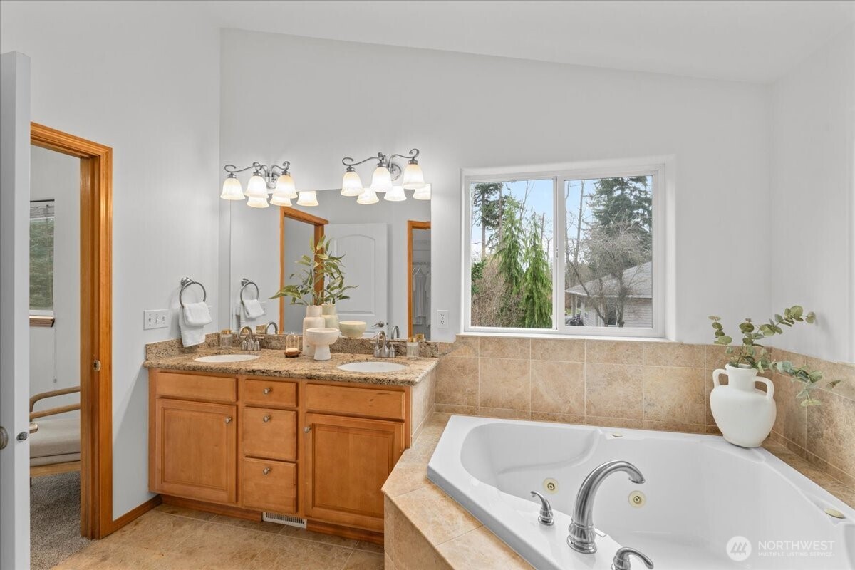 1908 98th Place SW #B, Everett, WA 98204