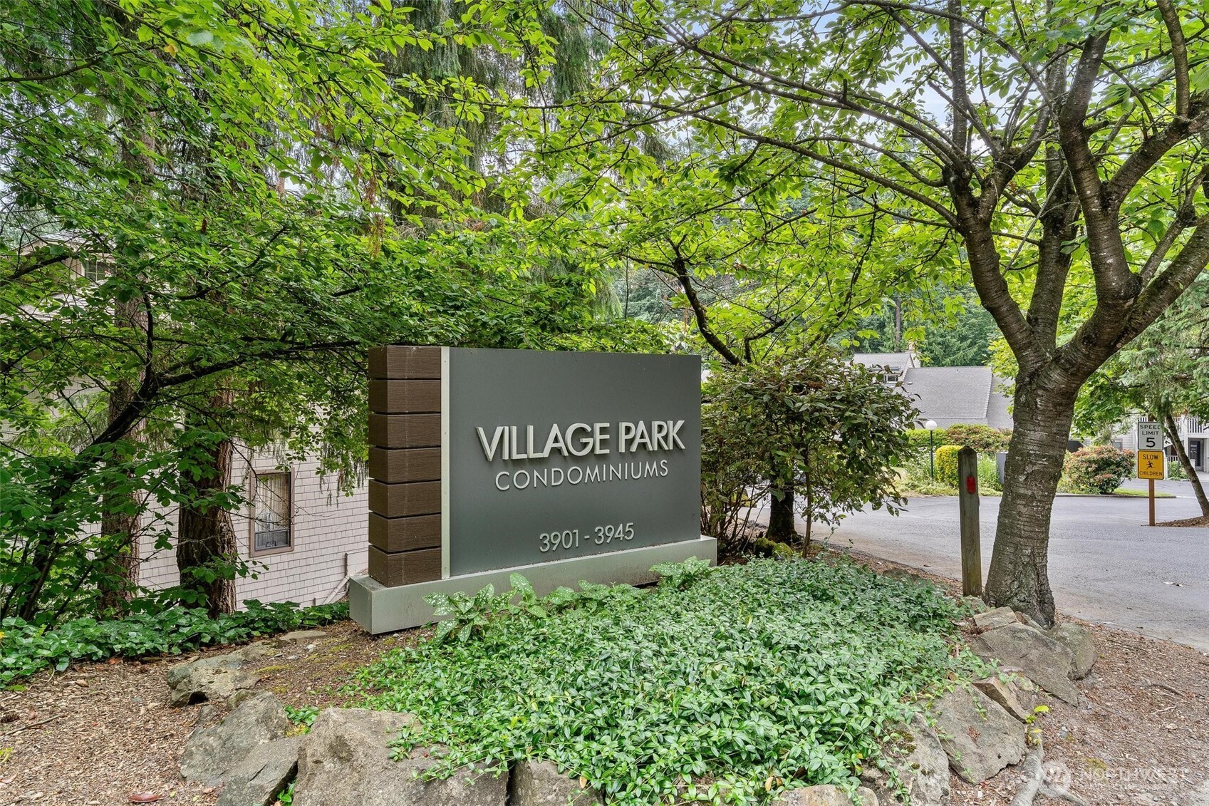 3905 108th Avenue NE #B102, Bellevue, WA 98004