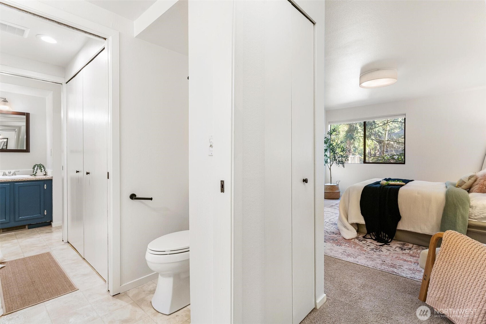 3905 108th Avenue NE #B102, Bellevue, WA 98004