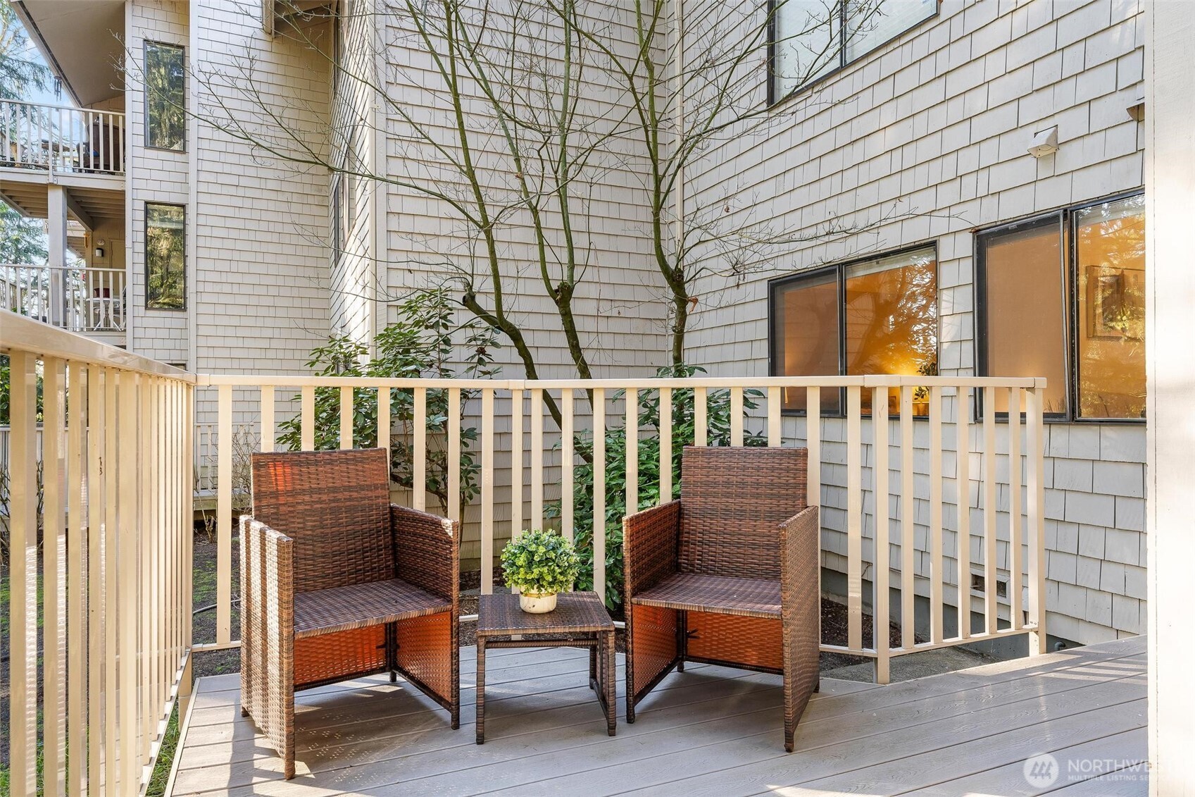 3905 108th Avenue NE #B102, Bellevue, WA 98004