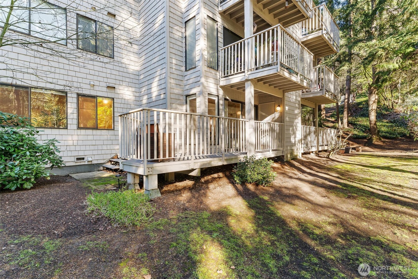 3905 108th Avenue NE #B102, Bellevue, WA 98004