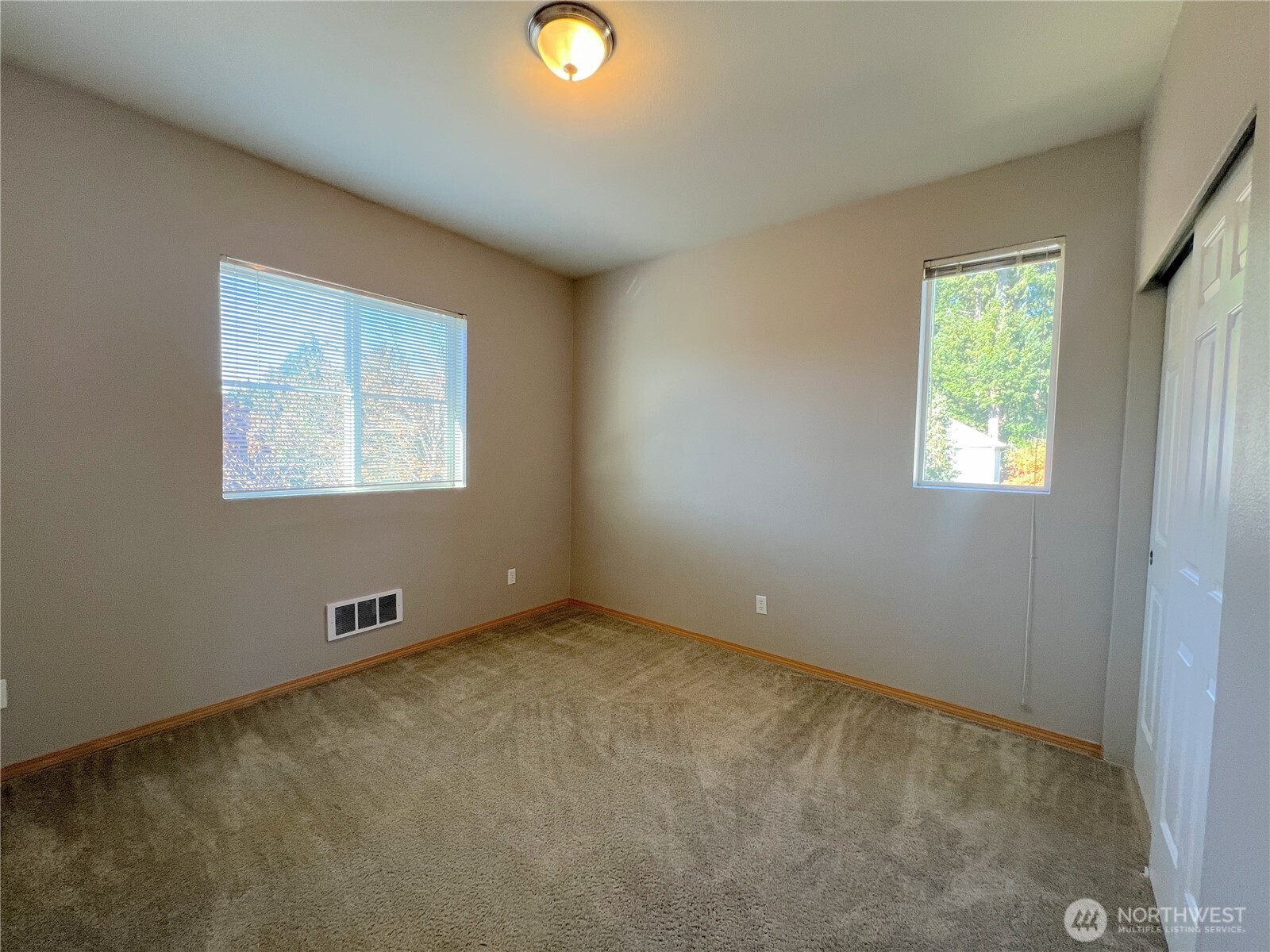 2699 Erwin Avenue , Dupont, WA 98327