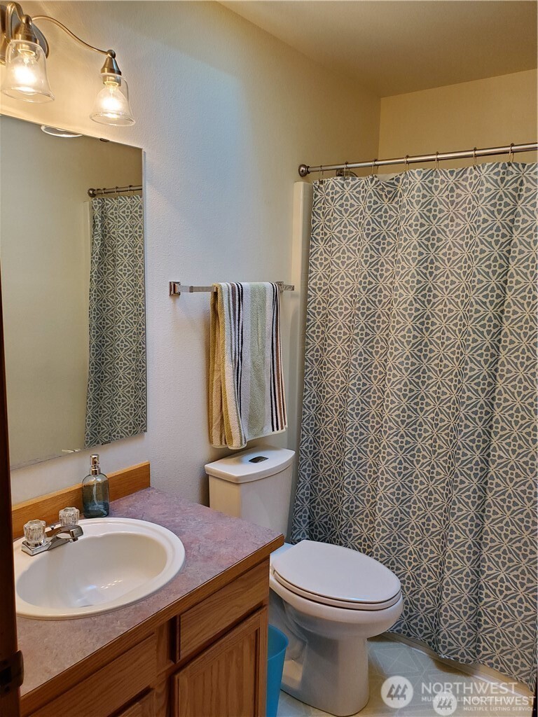 6143 Snowberry Lane NE, Bremerton, WA 98311