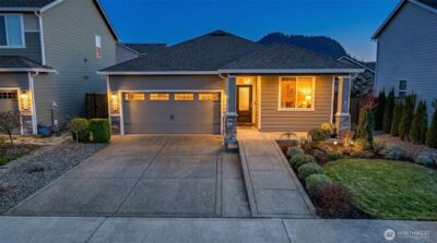 864 Sigrist Drive E, Enumclaw, WA 98022 - Photo 1