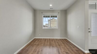 864 Sigrist Drive E, Enumclaw, WA 98022 - Photo 15