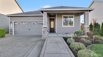864 Sigrist Drive E, Enumclaw, WA 98022 - Photo 2