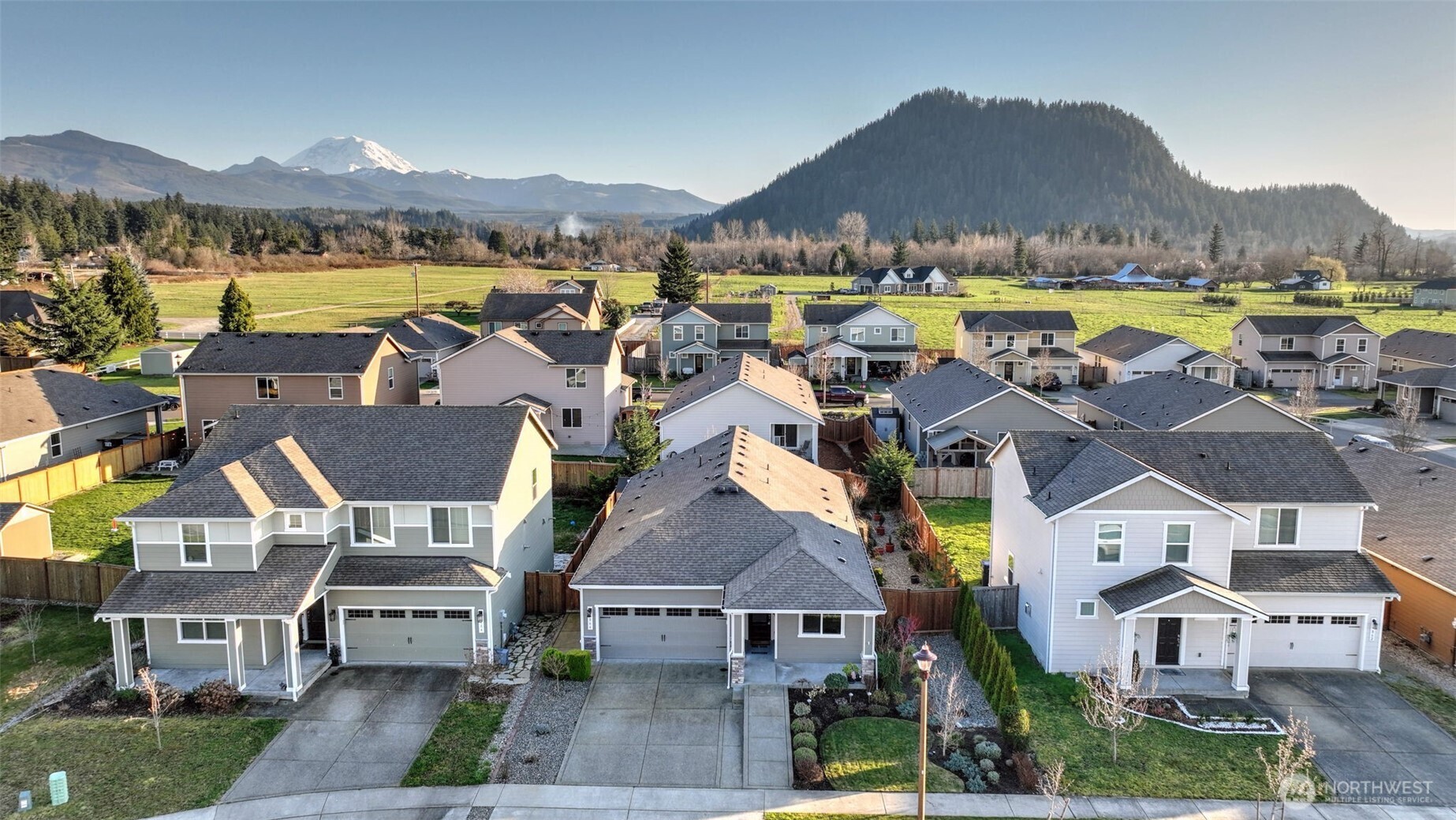 864 Sigrist Drive E, Enumclaw, WA 98022