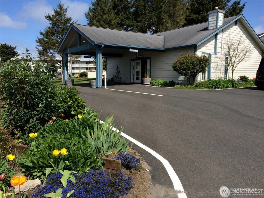 210 26th Street NW #207-8, Long Beach, WA 98631