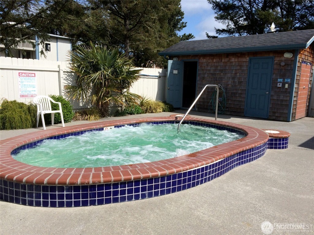 210 26th Street NW #207-8, Long Beach, WA 98631