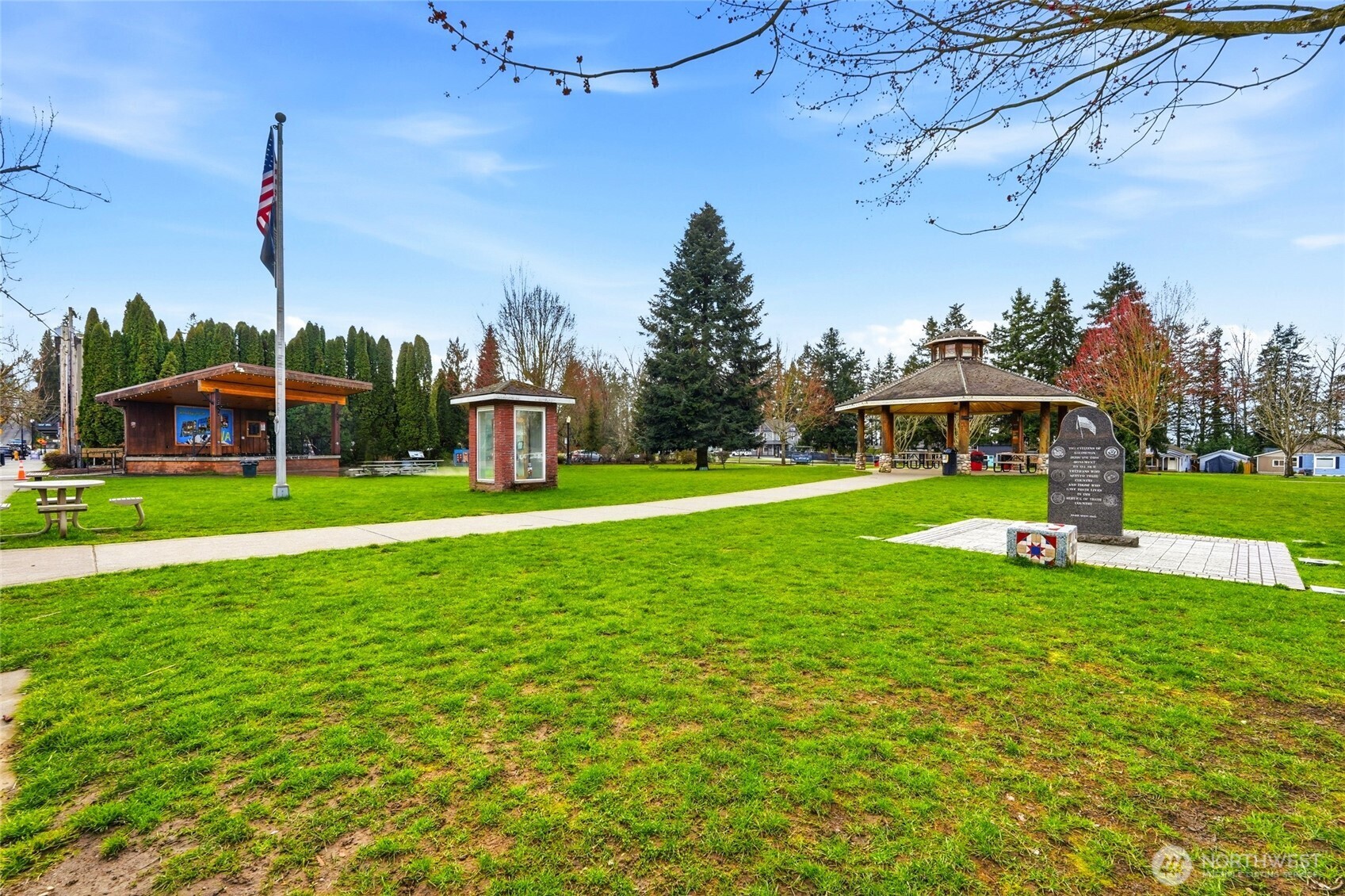 430 S Olympic Avenue , Arlington, WA 98223