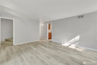 12230 68th Avenue S, Seattle, WA 98178 - Photo 5