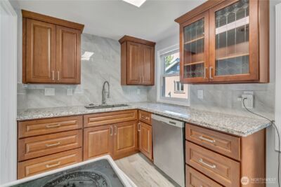 12230 68th Avenue S, Seattle, WA 98178 - Photo 10