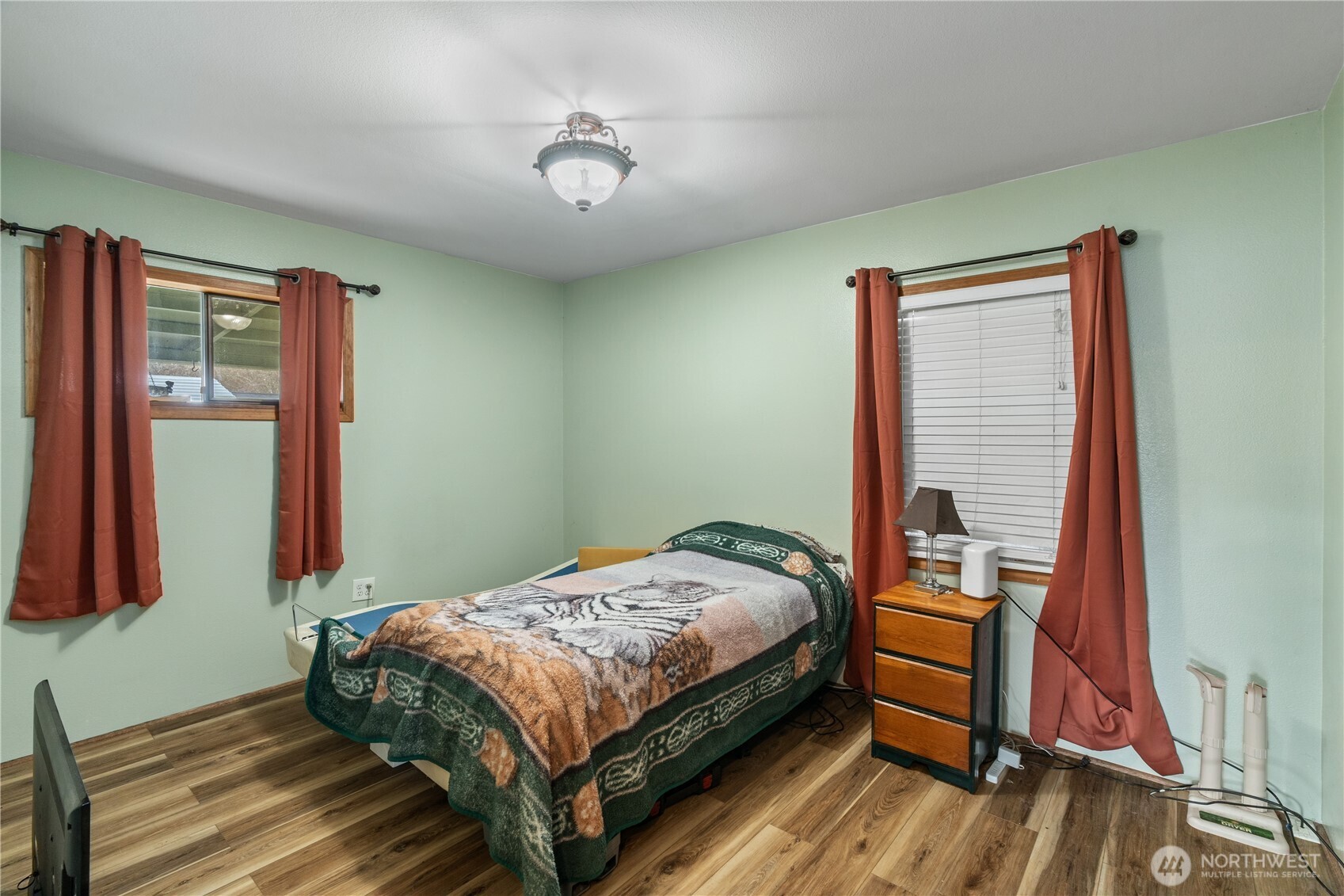 513 E Street , Cosmopolis, WA 98537