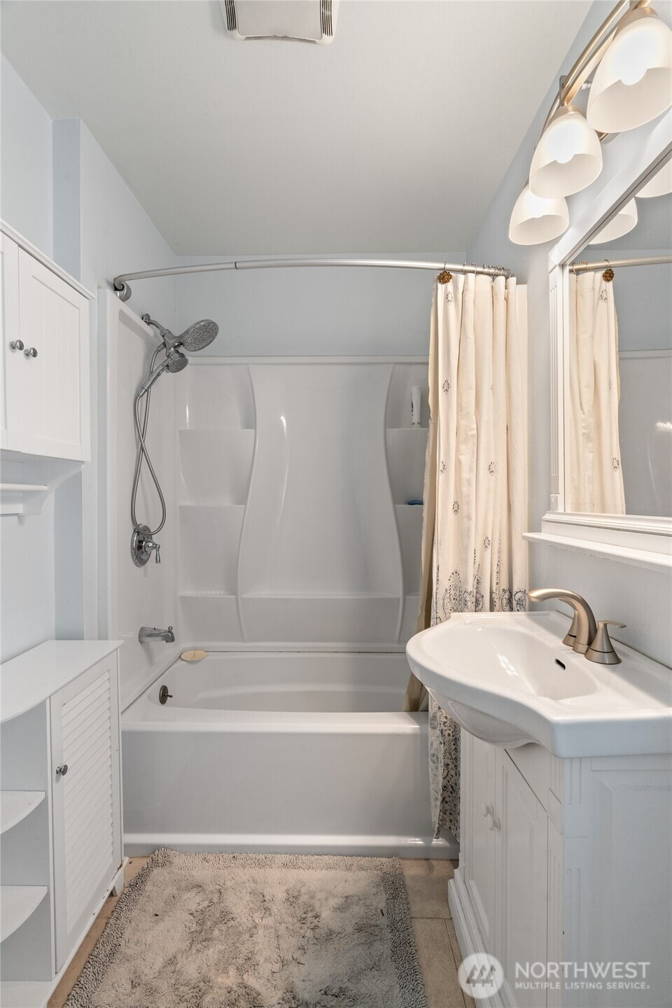 513 E Street , Cosmopolis, WA 98537