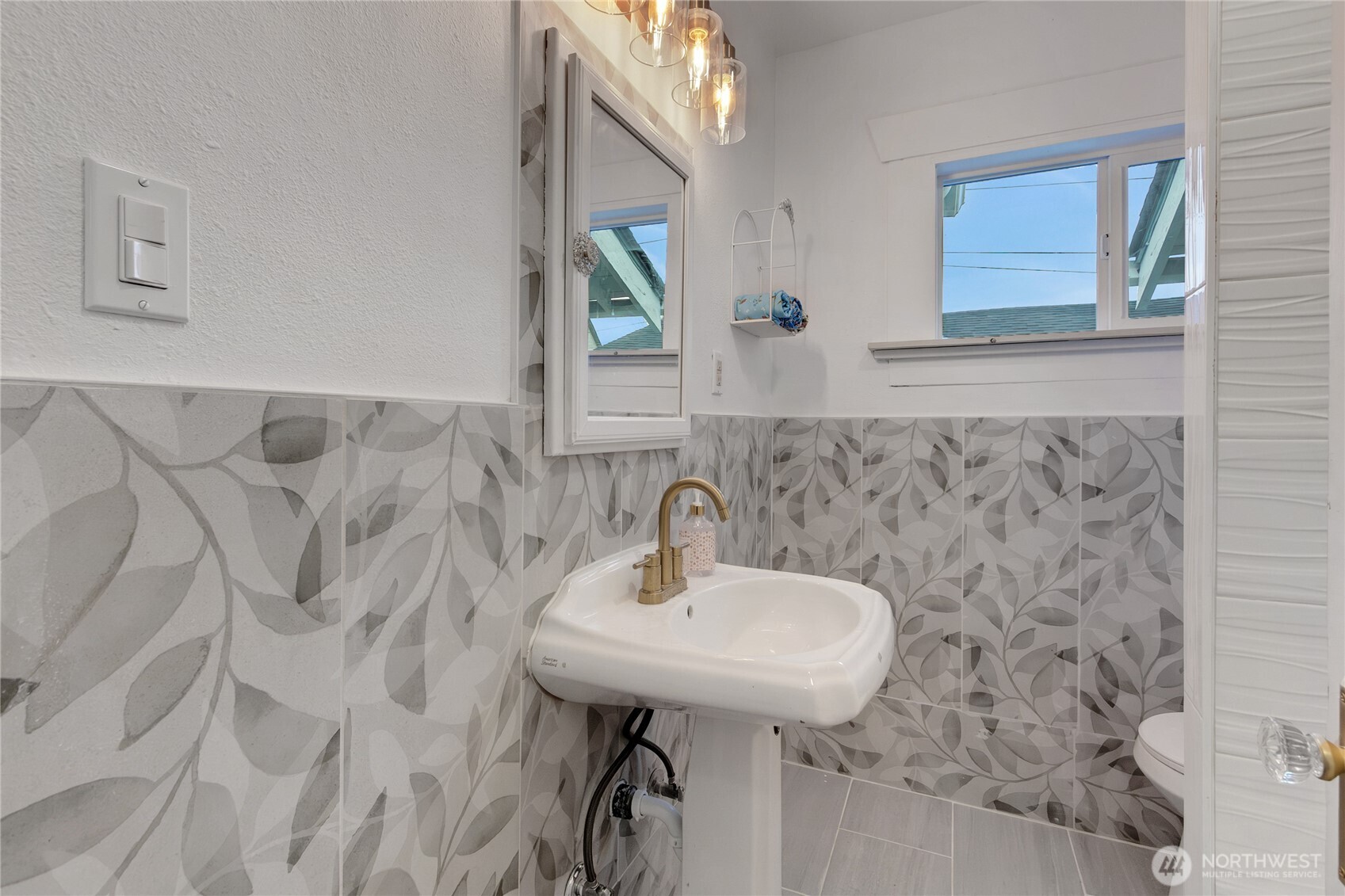 1216 S 37th Street , Tacoma, WA 98418