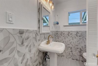 1216 S 37th Street , Tacoma, WA 98418 - Photo 15