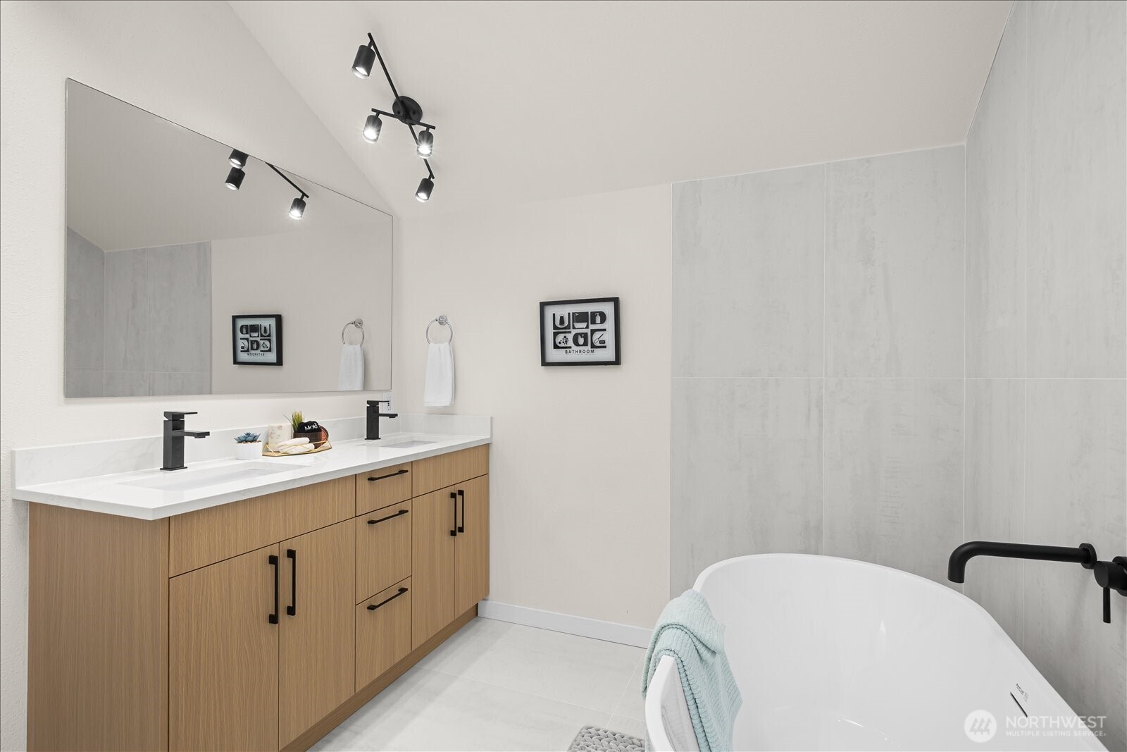 14026 Lenora Place N, Seattle, WA 98133