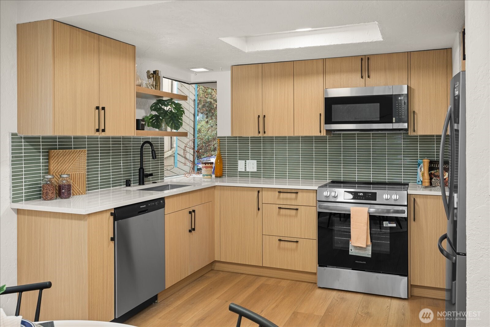 14026 Lenora Place N, Seattle, WA 98133