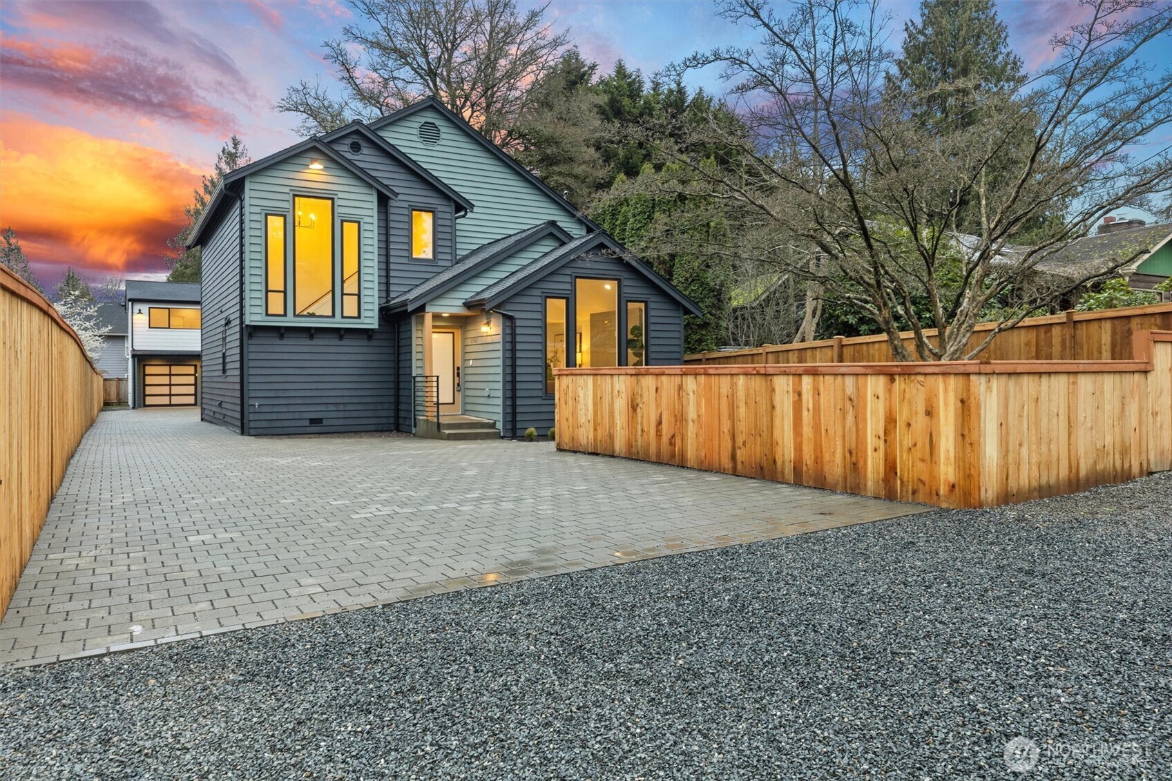 12562 17th Avenue NE, Seattle, WA 98125