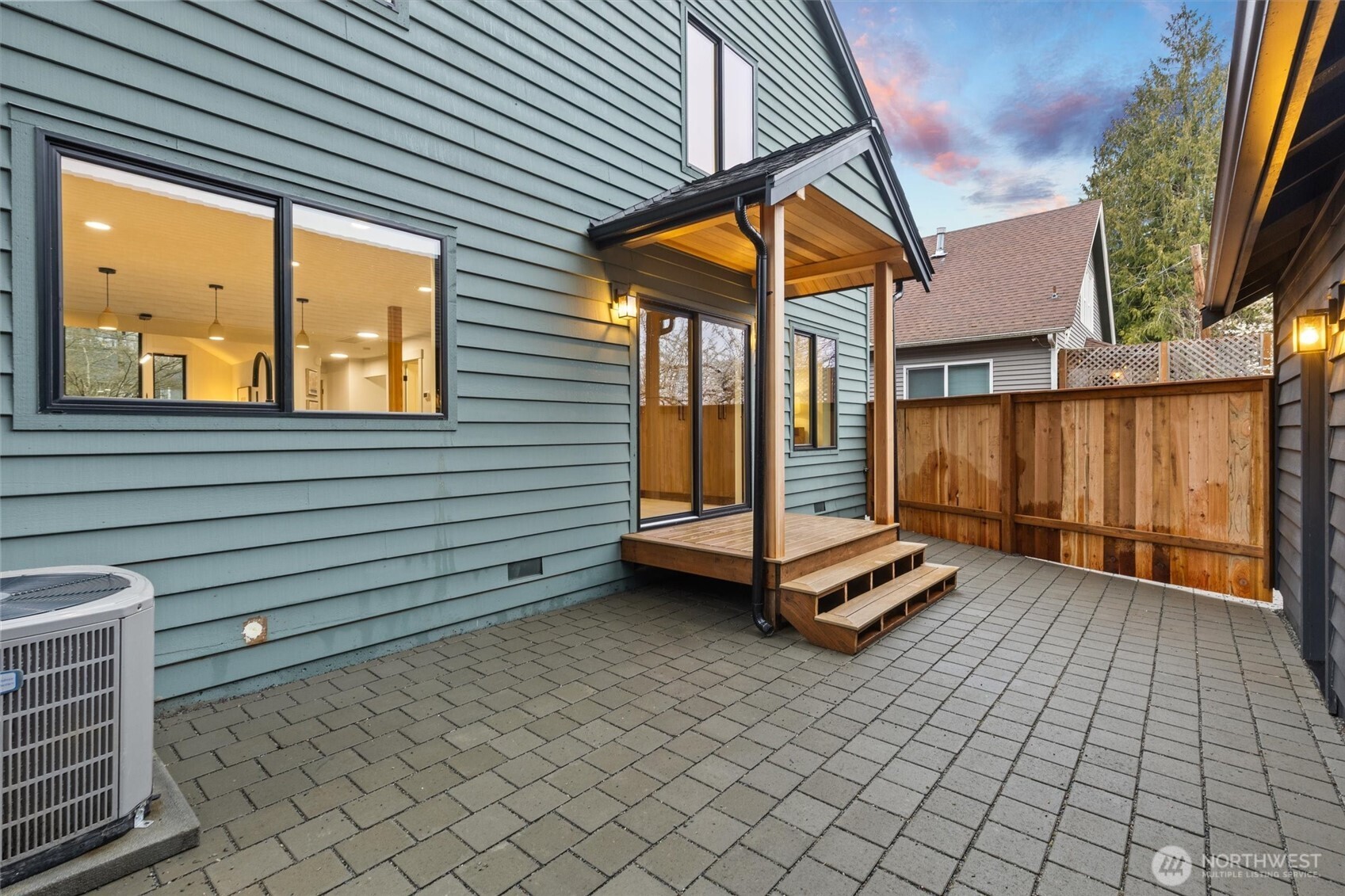 12562 17th Avenue NE, Seattle, WA 98125