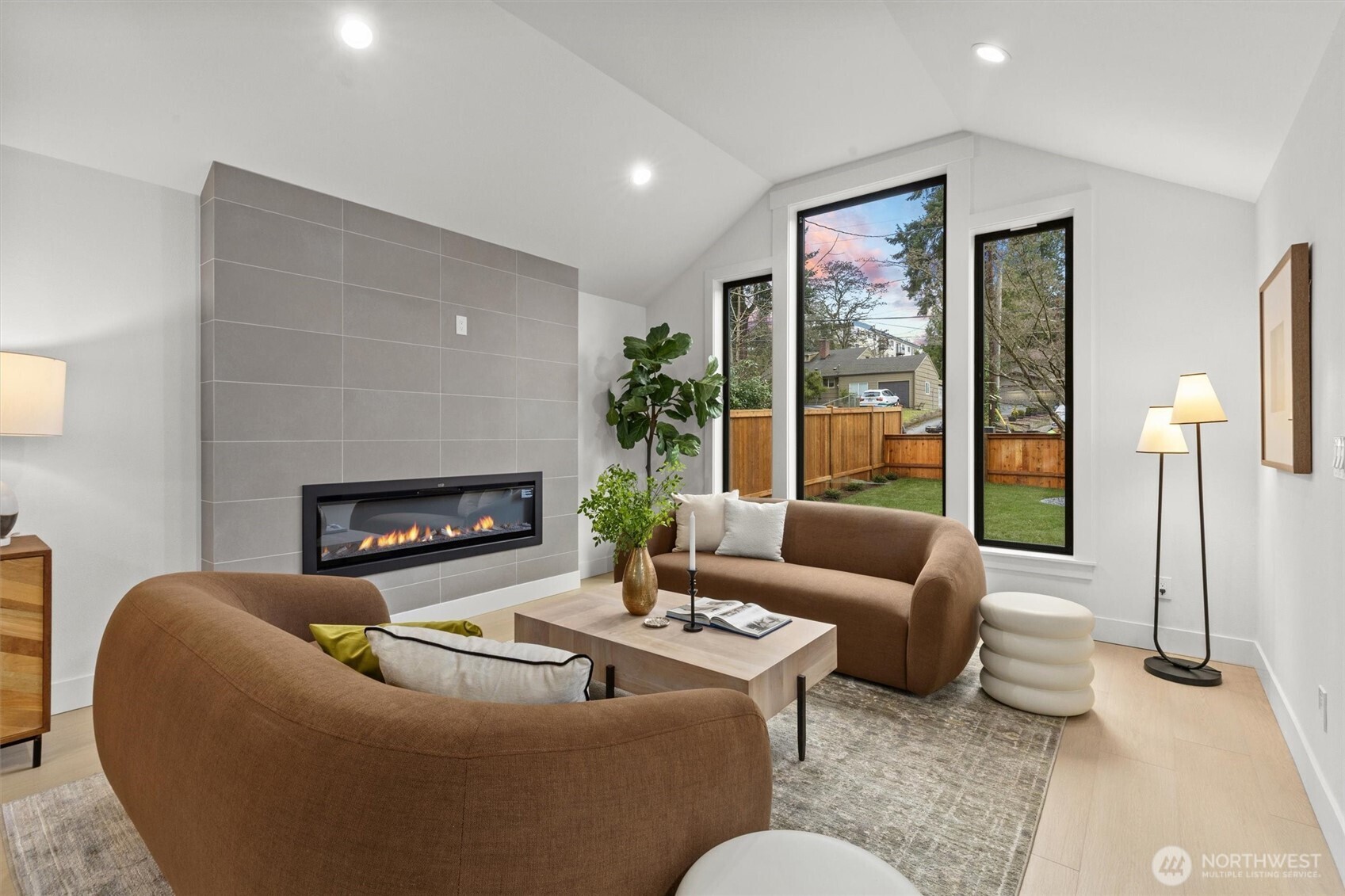 12562 17th Avenue NE, Seattle, WA 98125