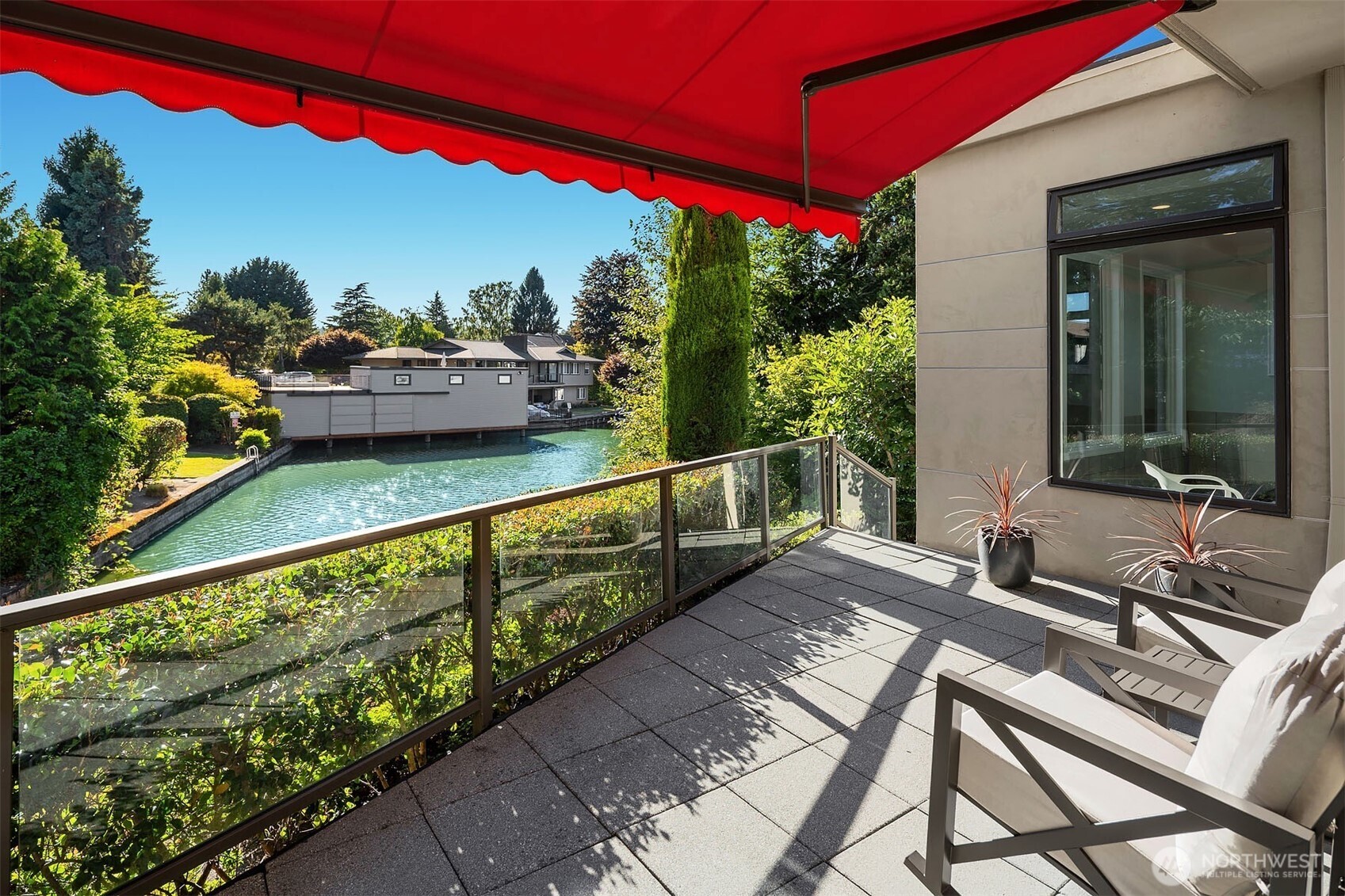 2 Crescent Key SE, Bellevue, WA 98006