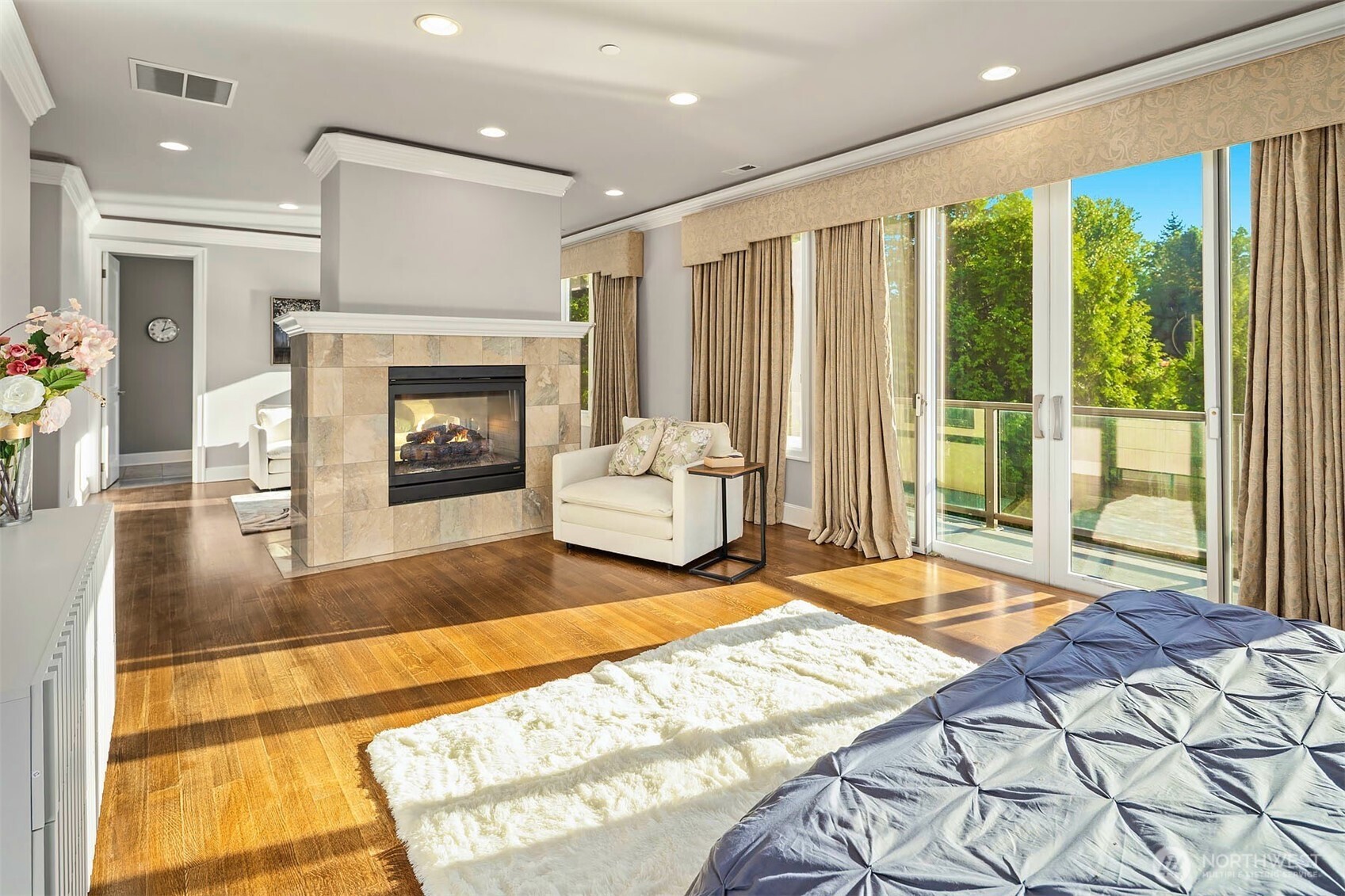 2 Crescent Key SE, Bellevue, WA 98006