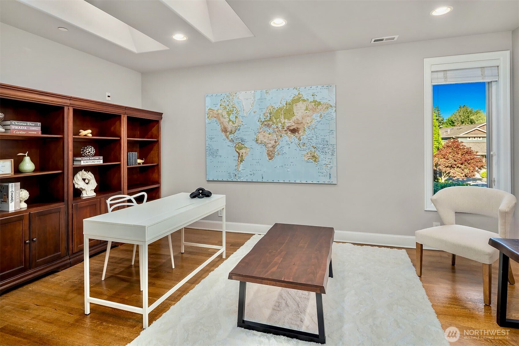 2 Crescent Key SE, Bellevue, WA 98006