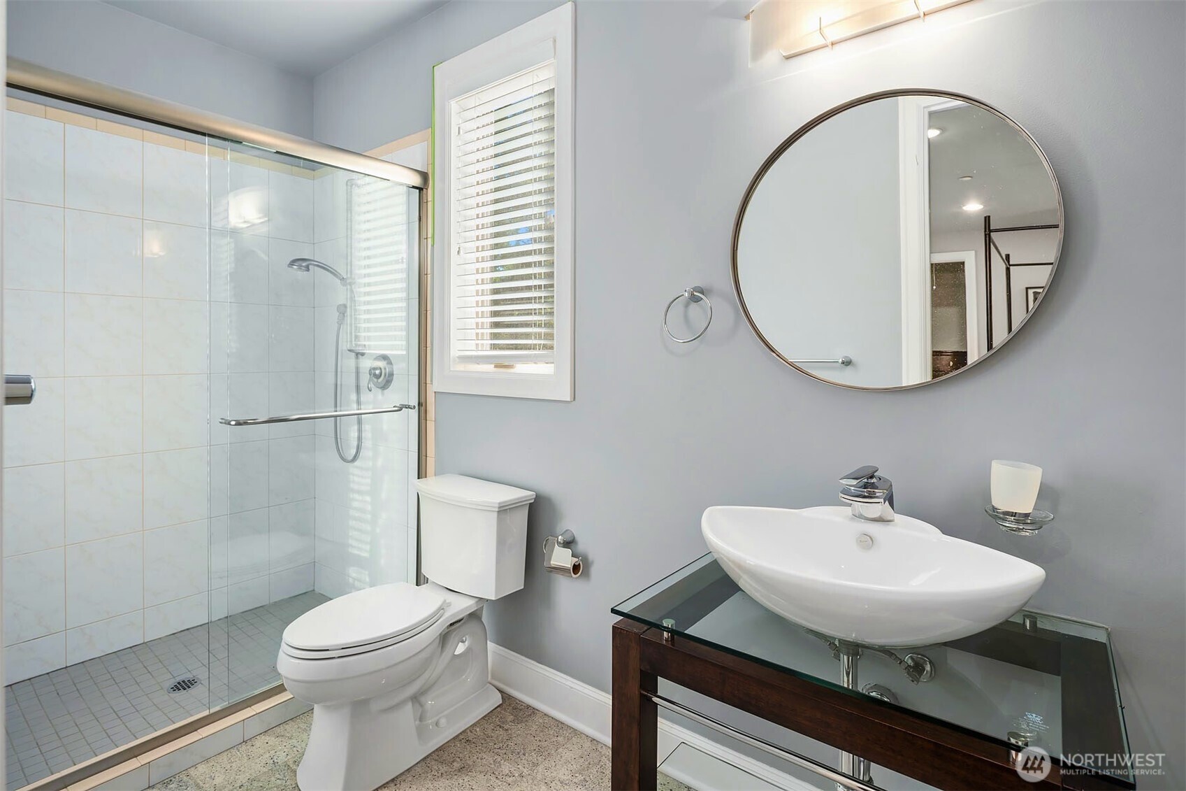 2 Crescent Key SE, Bellevue, WA 98006