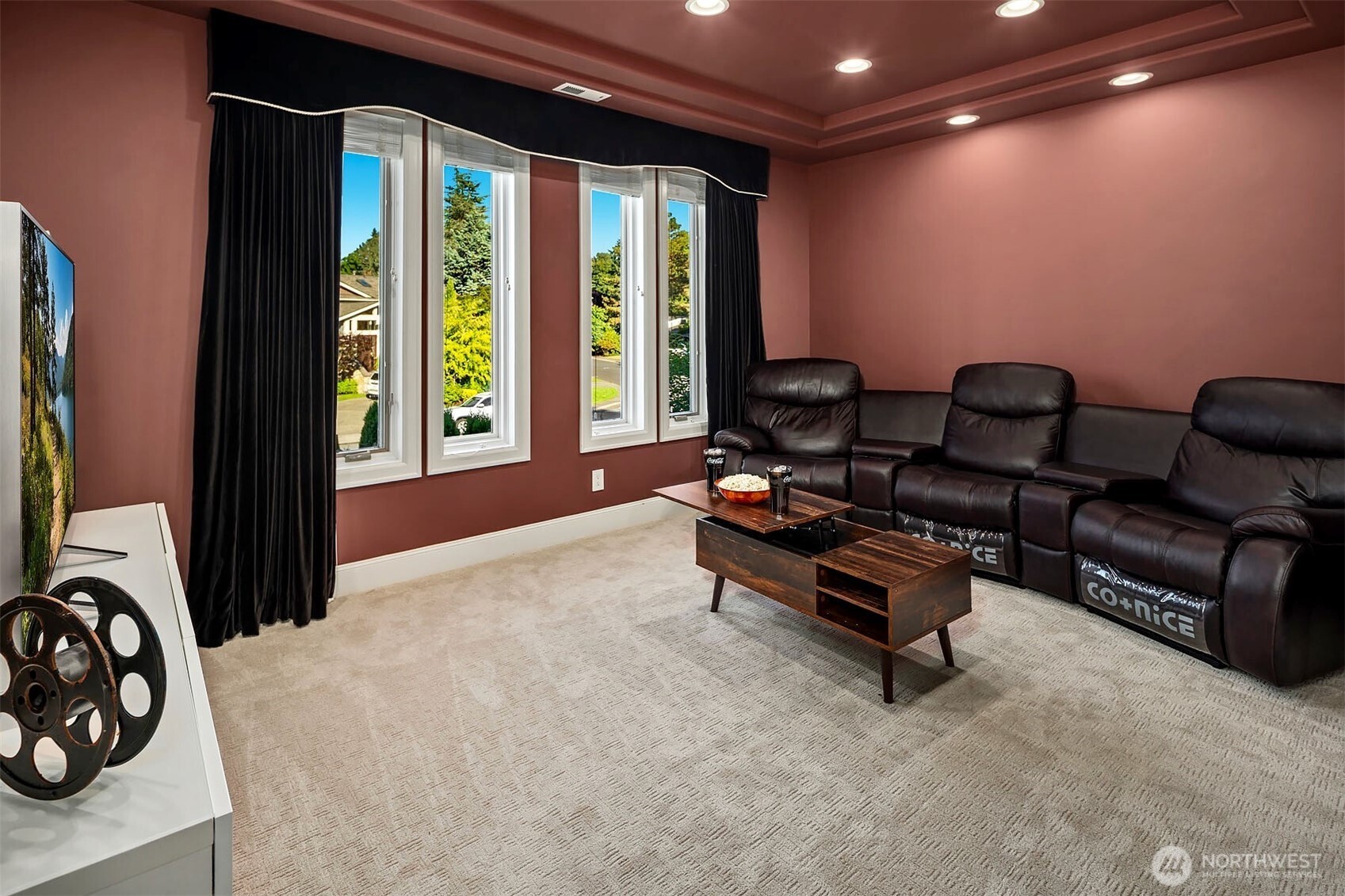 2 Crescent Key SE, Bellevue, WA 98006