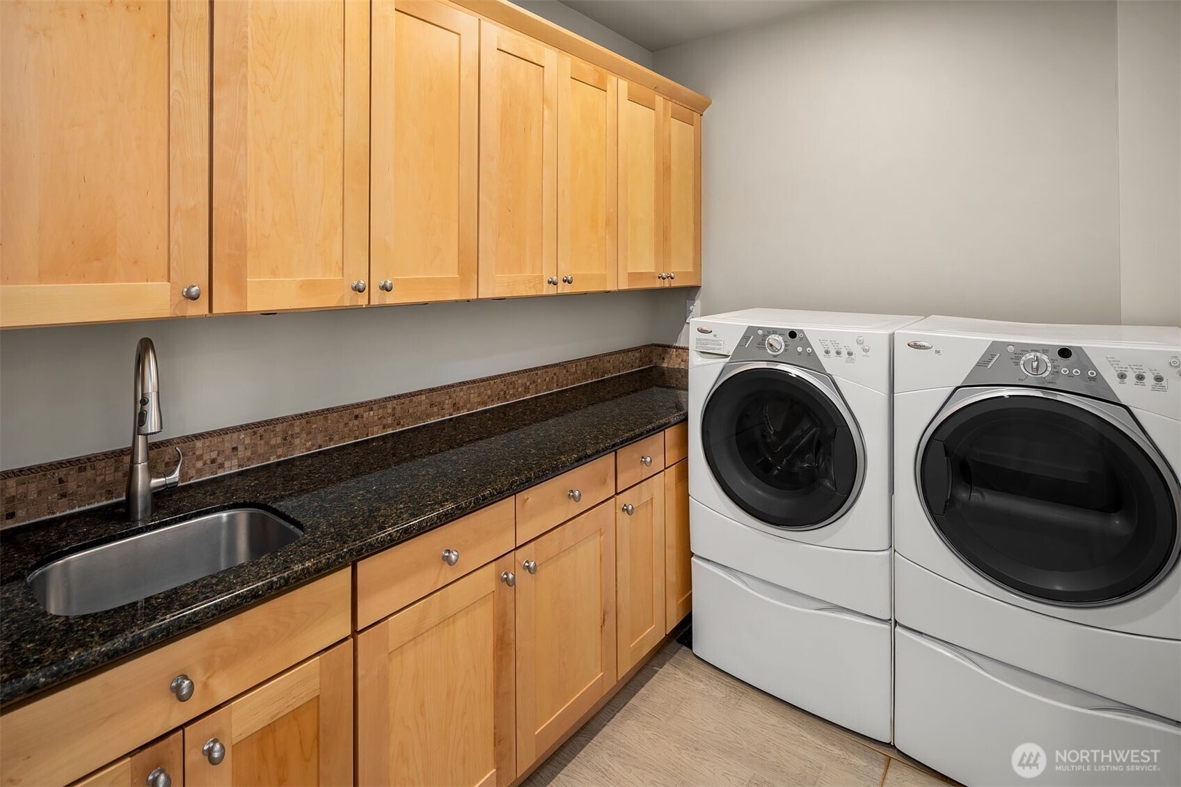 2 Crescent Key SE, Bellevue, WA 98006