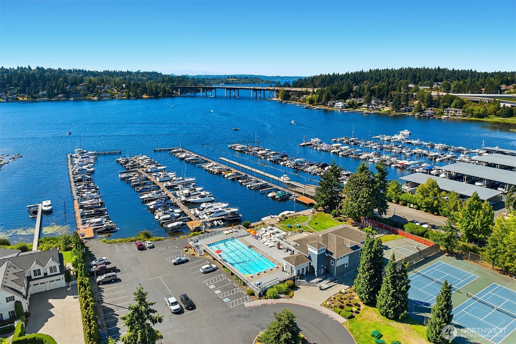 2 Crescent Key SE, Bellevue, WA 98006