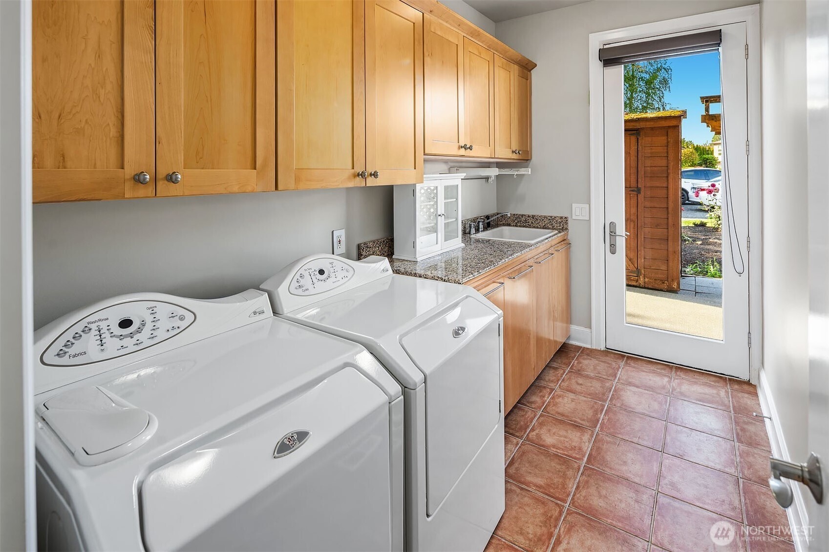 2 Crescent Key SE, Bellevue, WA 98006